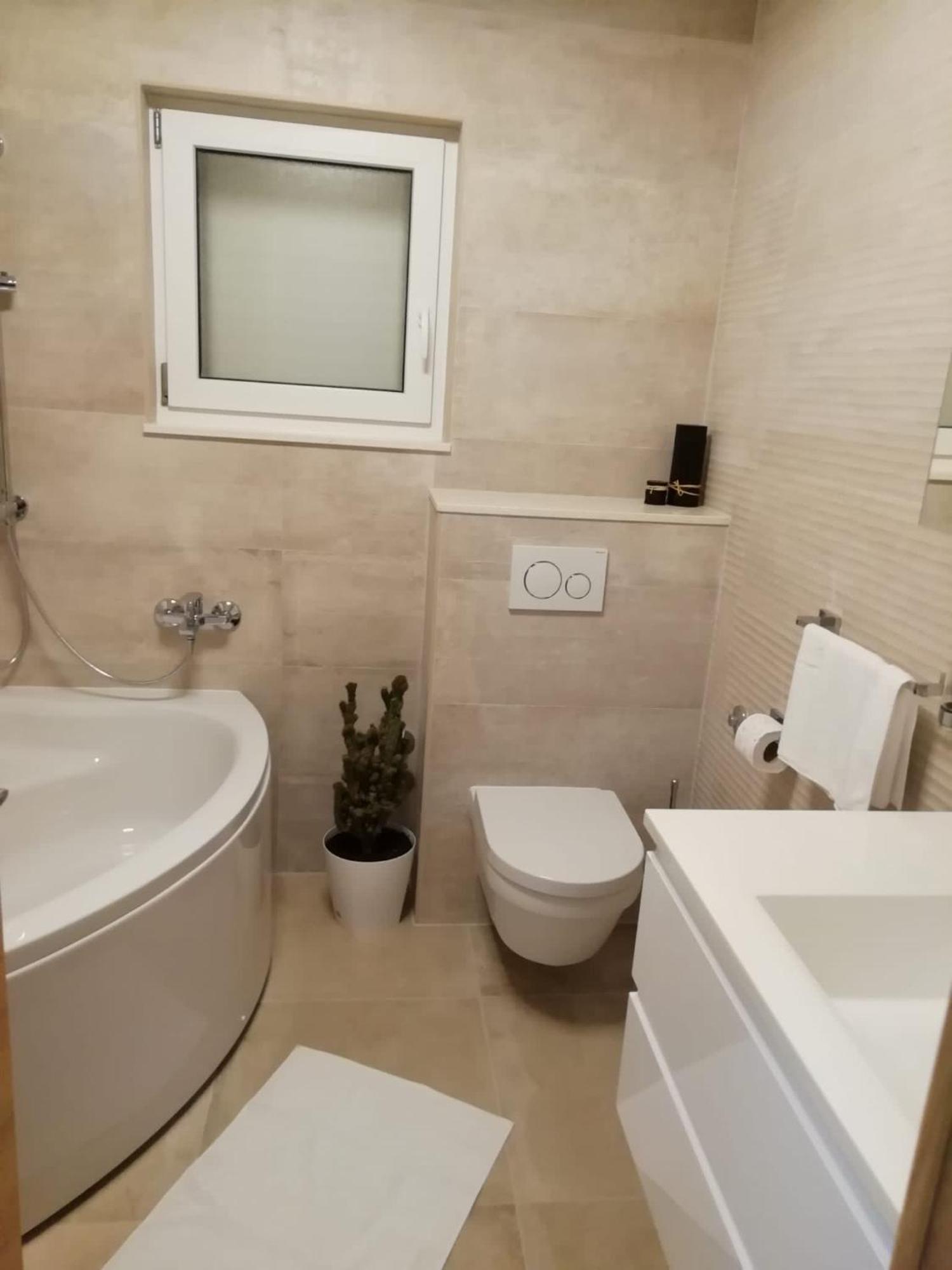 Ferienwohnung Albatros Kaštel Sućurac Exterior foto